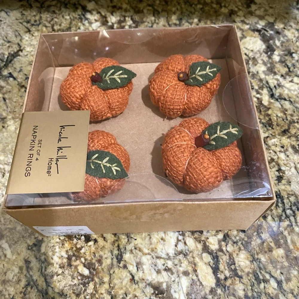 Nicole Miller Home pumpkin shaped napkin rings set of 4 - Brand new! LAST SETS